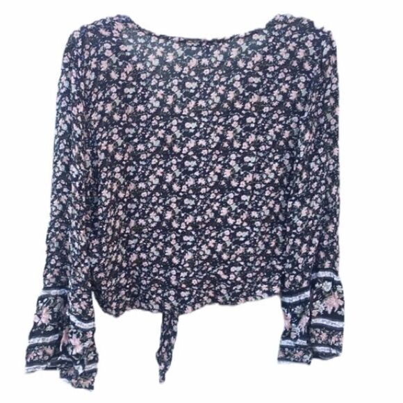 American Eagle Boho Floral Bell Sleeve Blouse Size Medium - Picture 2 of 7